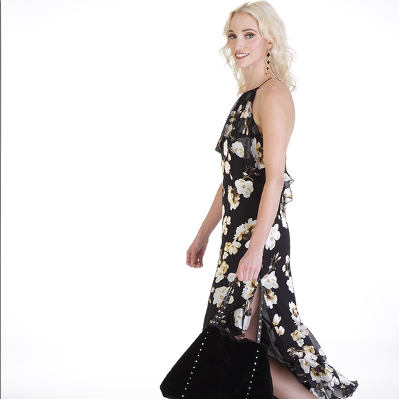 Meet your Posher, Charisse ๐๐ผโโ๏ธโฎ๏ธ๐ - Picture 12 of 16